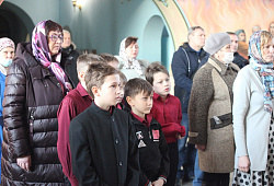 Литургия в храме Серафима Саровского: 4-в